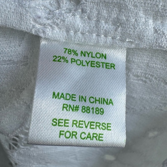 LILLY PULITZER | NWOT White Floral Eyelet Short Sleeve Top | Zipper Back | Small - Picture 4 of 6